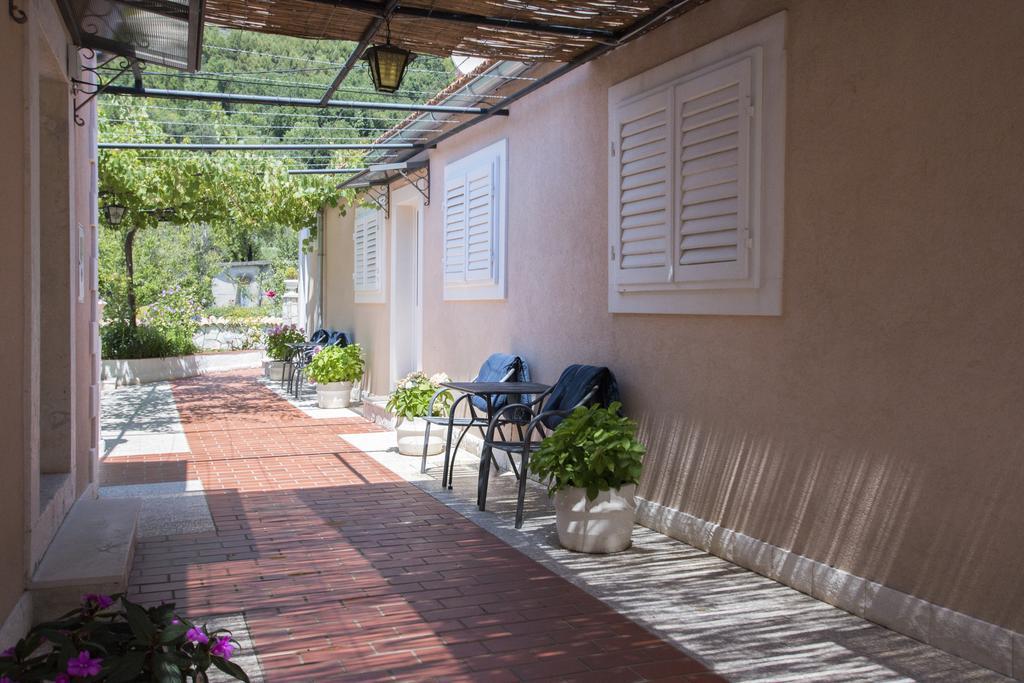 Radovcic Apartments And Rooms Trsteno Εξωτερικό φωτογραφία