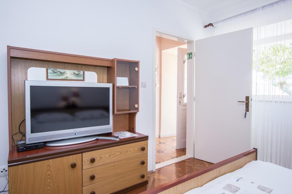 Radovcic Apartments And Rooms Trsteno Εξωτερικό φωτογραφία