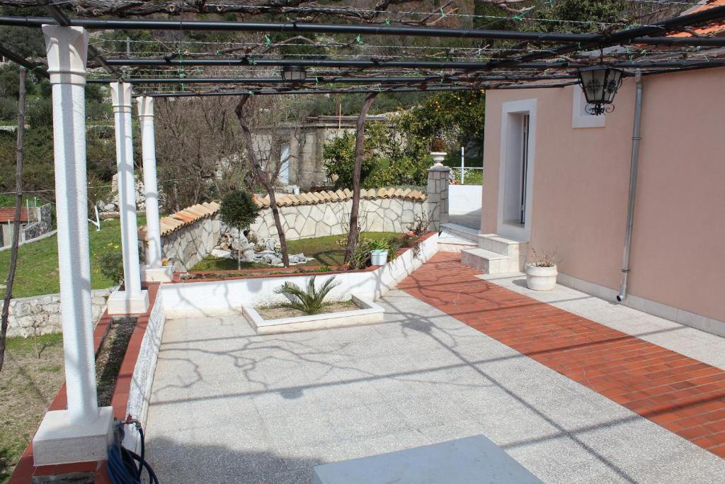 Radovcic Apartments And Rooms Trsteno Εξωτερικό φωτογραφία