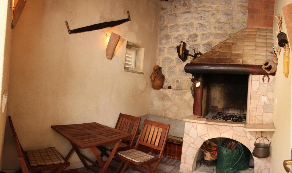 Radovcic Apartments And Rooms Trsteno Εξωτερικό φωτογραφία
