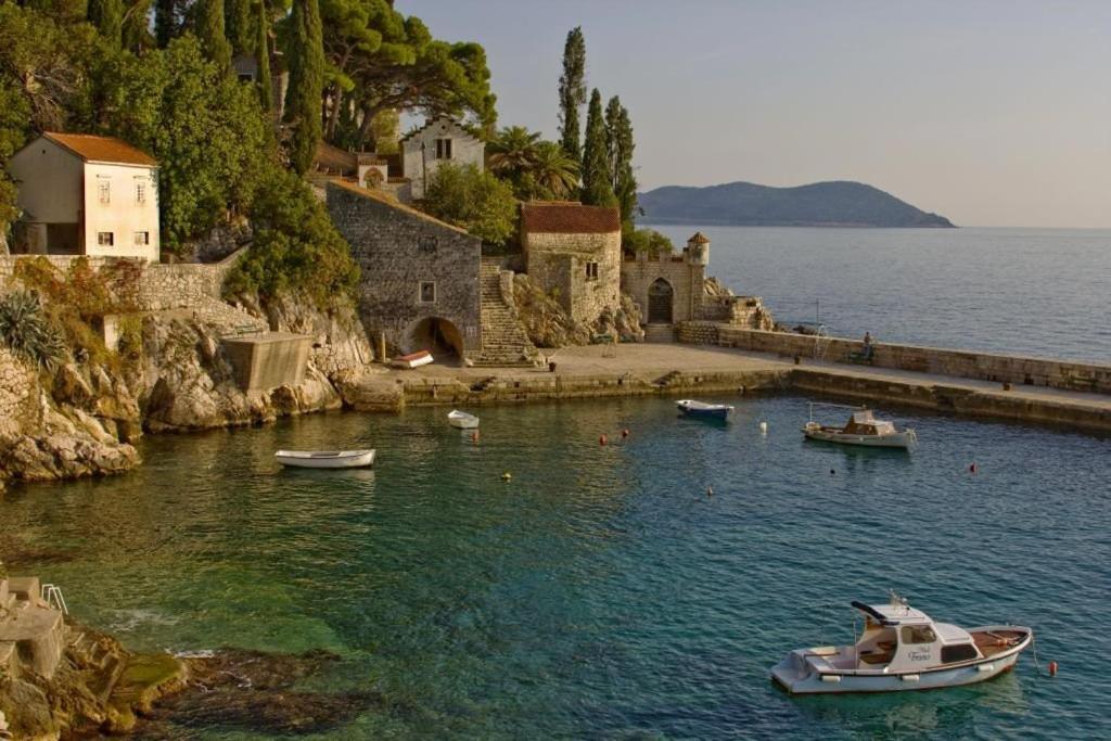 Radovcic Apartments And Rooms Trsteno Εξωτερικό φωτογραφία